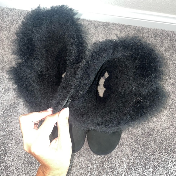 UGG Bailey Button Triplet II Boot - Picture 8 of 9
